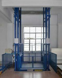 升降货梯